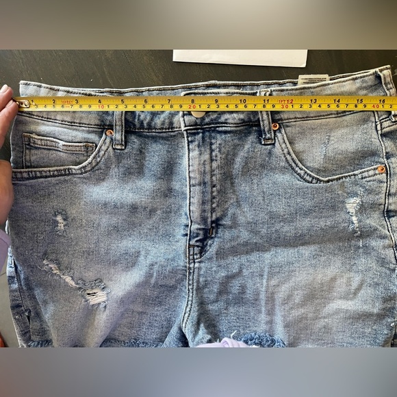 H&M Light Blue Distressed Denim Shorts - Picture 12 of 13